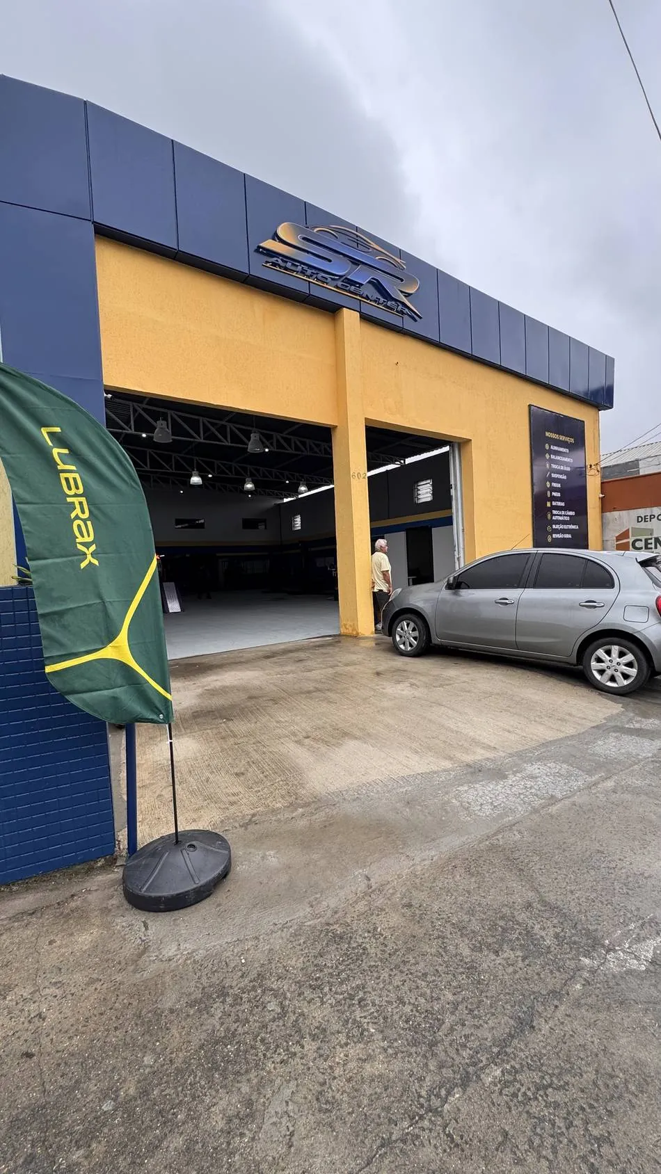 Fachada da SR Auto Center